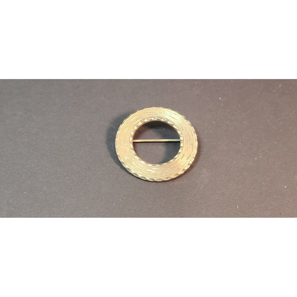 Vintage Textured Wreath Gold Tone Brooch ~ 1.25” Circle Gear Textured